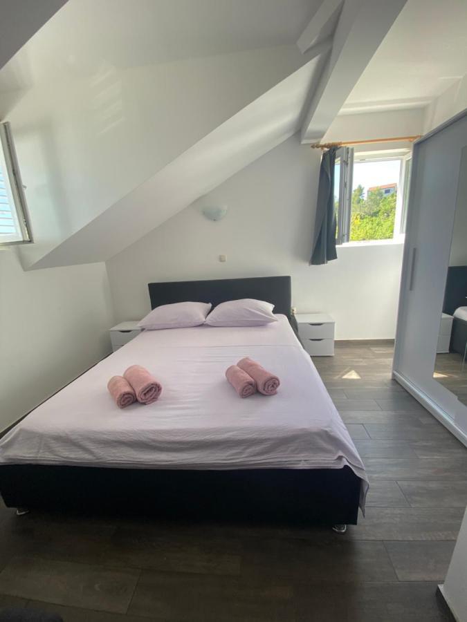 Guesthouse Ruza Sobra Apartments In The Attic Of The House Exterior foto